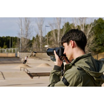 Sony DSC-RX10M5/DSC-RX10 V - 24–600 mm Zoom, 20.1 MP, 30 fps burst shooting| Pre-Order