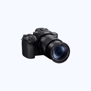 Sony RX10 V - 24–600 mm Zoom, 20.1 MP, 30 fps burst shooting